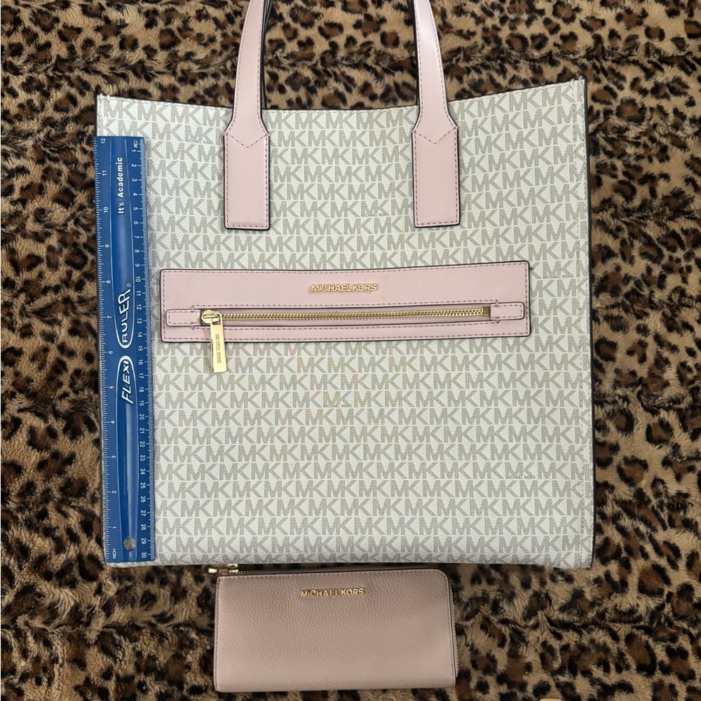 Michael Kors Kenly Large Canvas Leather Tote Crossbody Multi Color - Picture 3 of 14